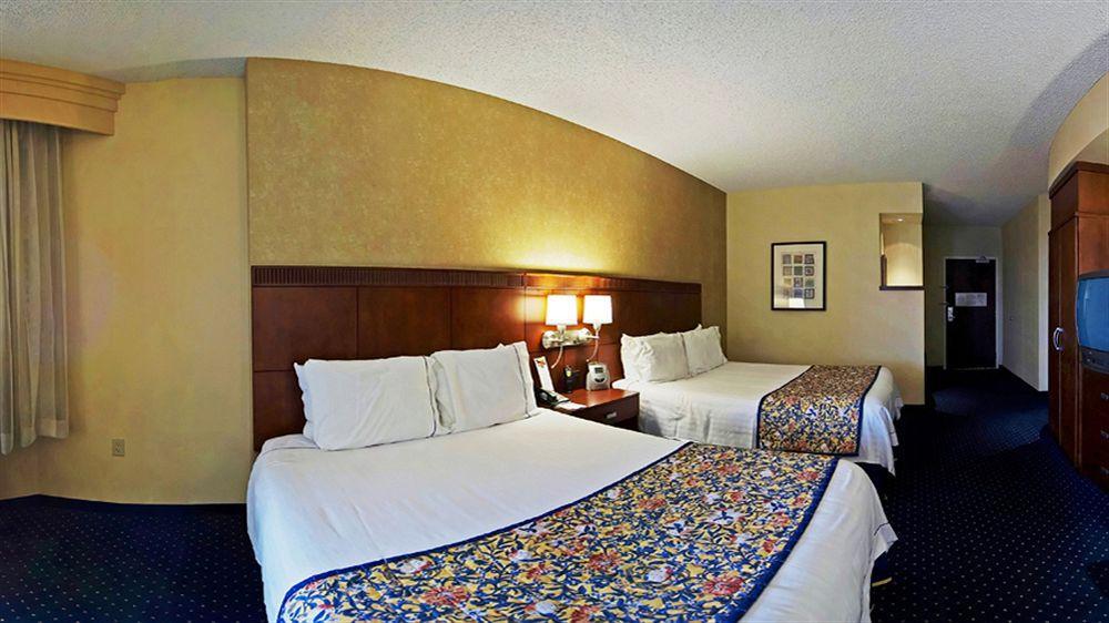 Courtyard By Marriott Downtown Hotel Oklahoma City